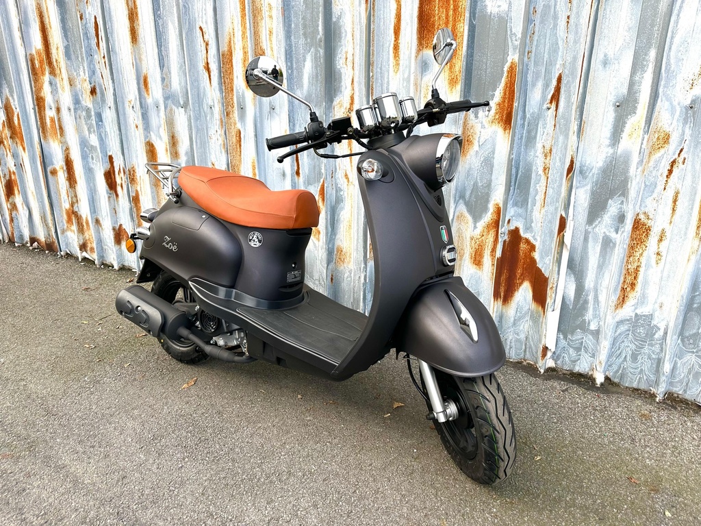 Zoë Retro Scooter Mat Zwart