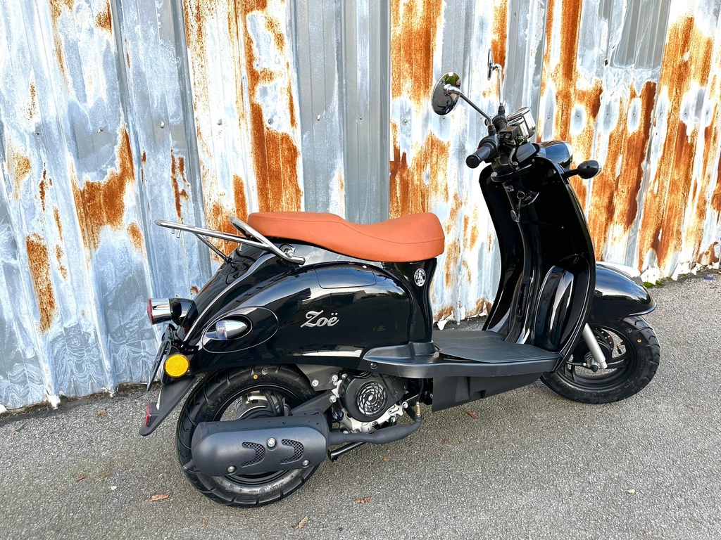 Zoë Retro Scooter Zwart