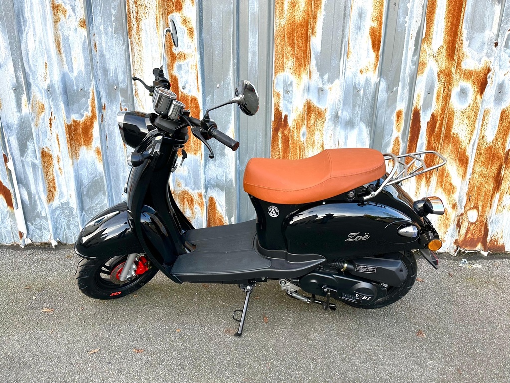 Zoë Retro Scooter Zwart