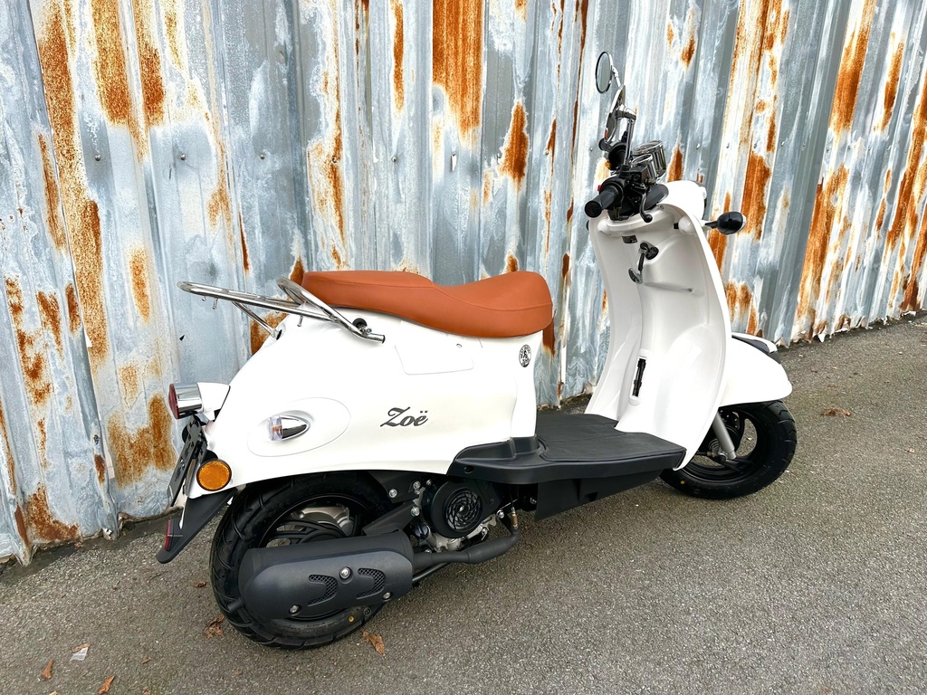 Zoë Retro Scooter Crème