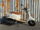 Zoë Retro Scooter Parelmoer Wit