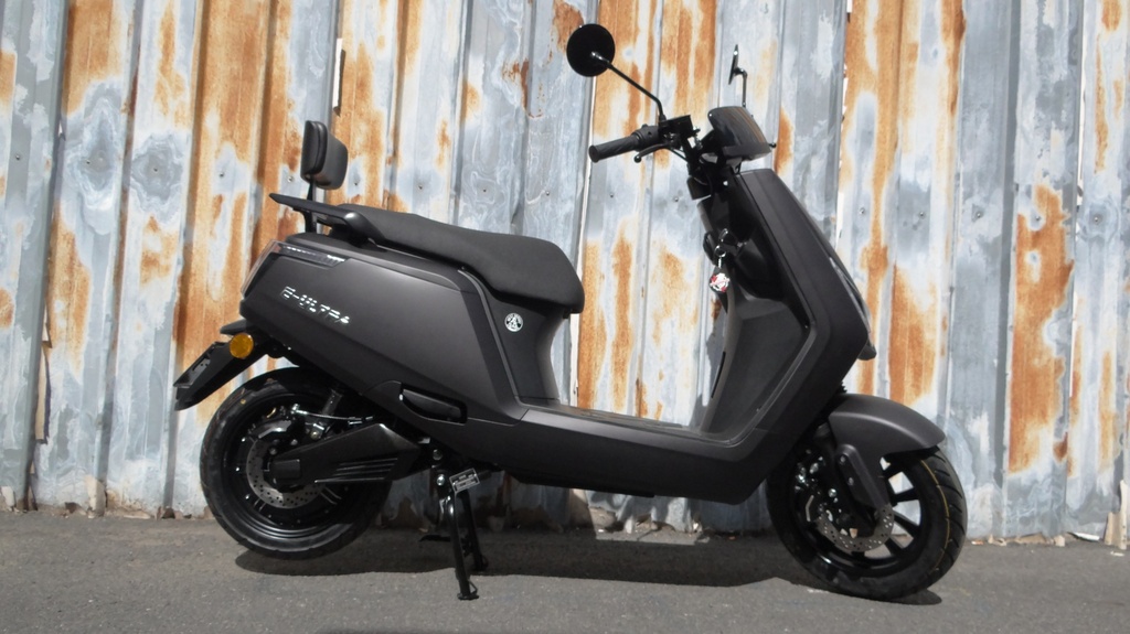 E-Ultra Elektrische Scooter Mat Zwart