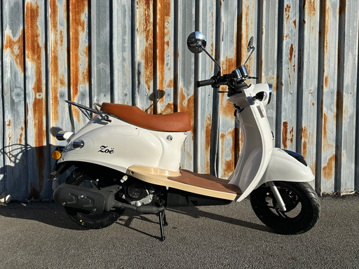 [1082] Zoë Retro Scooter Parelmoer Wit