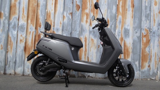 [261] E-Ultra Elektrische Scooter Grijs